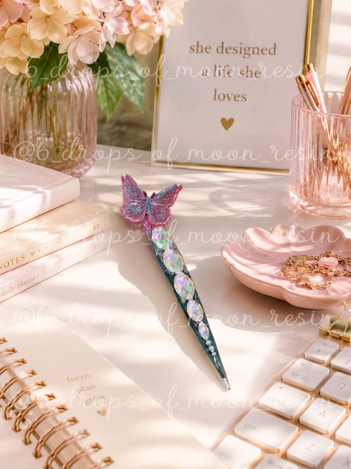 Enchanted Butterfly Crystal Pen – Handmade Resin Decorative Writing Pen